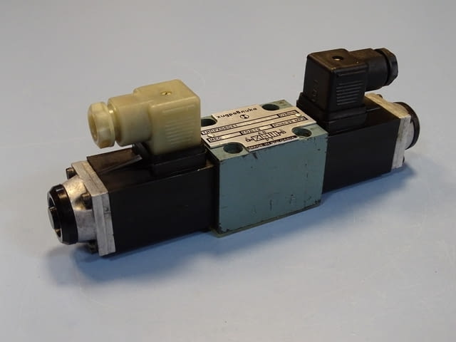 Хидравличен разпределител ”Хидравлика” тип РХ 06041 024/00АМ hidraulic solenoid valve - снимка 1