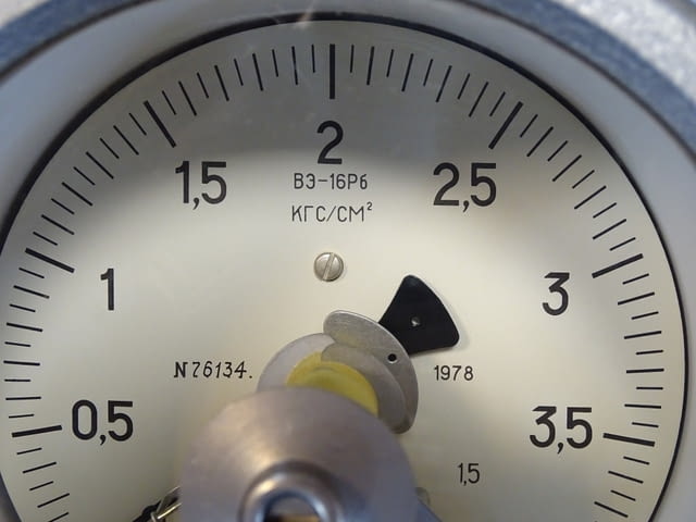 Манометър електроконтактен защитен ВЭ-16Рб 0-4Bar 220V, град Пловдив | Инструменти - снимка 4