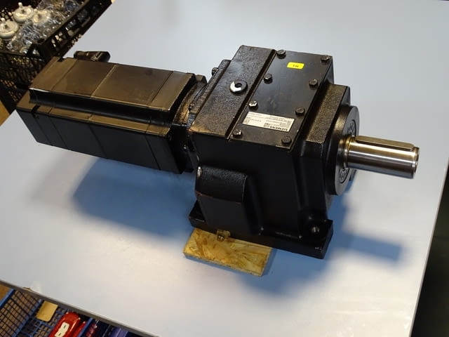 Мотор редуктор Siemens FDU 1308//1FK7063-5AH85-1YV5-Z Servo Gear Motor - снимка 6