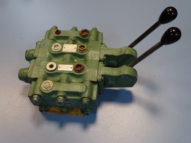 Хидравличен разпределител Orsta TGL 21527 Hydraulic valve 160Bar 40L/min - снимка 1