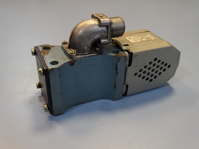 Хидравличен разпределител "Хидравлика" тип 54БПГ 73-11 Hydraulic solenoid valve 220V - снимка 1