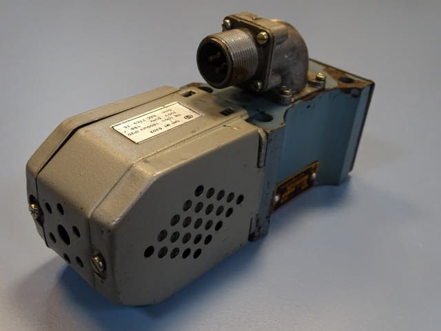 Хидравличен разпределител "Хидравлика" тип 54БПГ 73-11 Hydraulic solenoid valve 220V - снимка 5