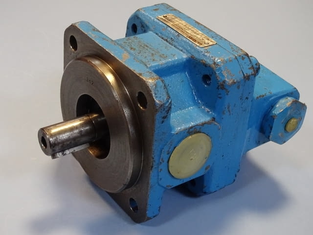 Хидравлична помпа Vickers GPA2-10-EK2-30-R Hydraulic gear pump - снимка 8