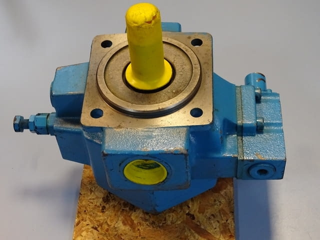 Хидравлична помпа Vickers VVB050R RW12 CBW12 Hydraulic variable vane pump 140Bar - снимка 8