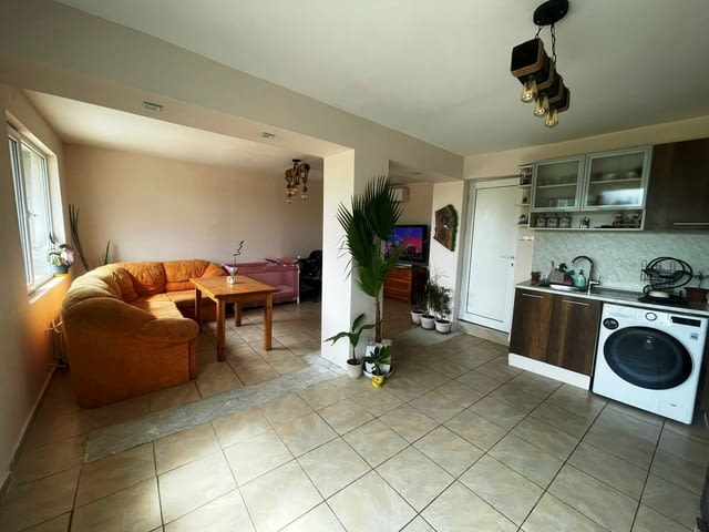 Едноетажна къща 1-етажна, Тухла, 76 м2 - град Русе | Къщи / Вили - снимка 1