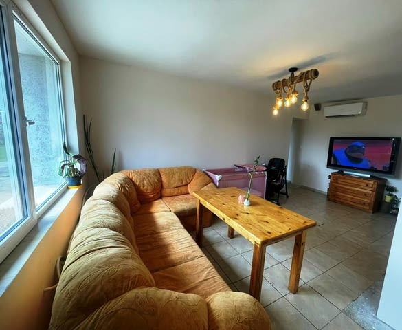 Едноетажна къща 1-етажна, Тухла, 76 м2 - град Русе | Къщи / Вили - снимка 3