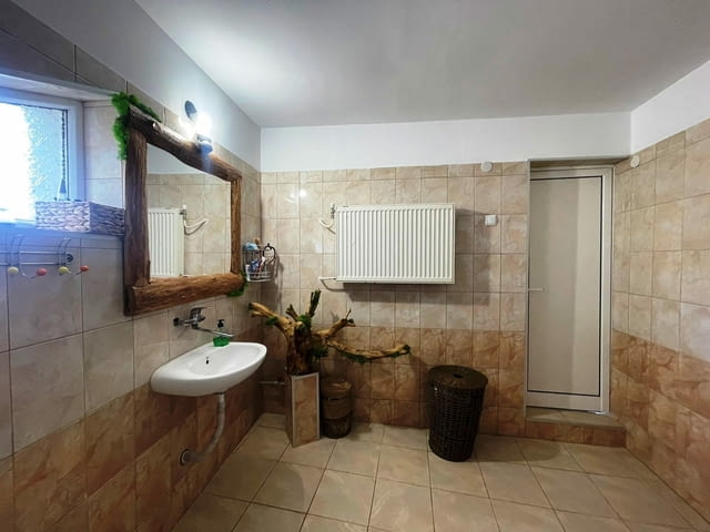 Едноетажна къща 1-етажна, Тухла, 76 м2 - град Русе | Къщи / Вили - снимка 7