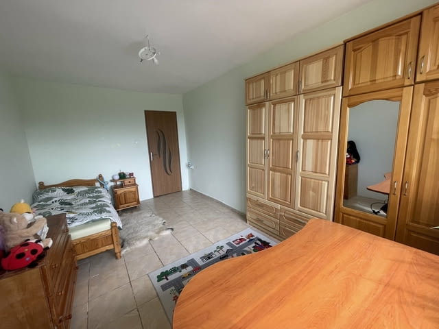 Едноетажна къща 1-етажна, Тухла, 76 м2 - град Русе | Къщи / Вили - снимка 9