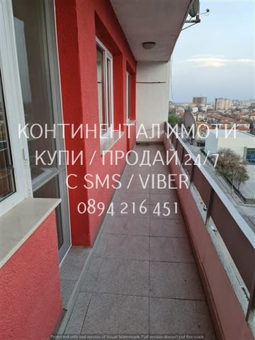 Код 63036. Просторен тристаен монолит 100м2. Състои се от Г- образен коридор, хол, кухня, две спални - снимка 7