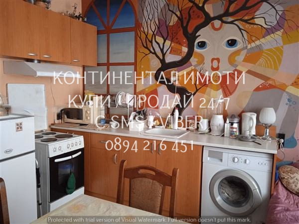 Код 63038. Тристаен маломерен панел 70м2, обзаведен, с южно изложение - топъл. Състои се от хол с ку - снимка 1