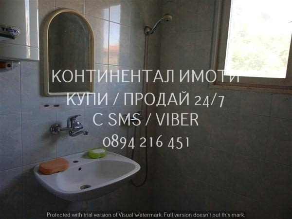 Код 63038. Тристаен маломерен панел 70м2, обзаведен, с южно изложение - топъл. Състои се от хол с ку - снимка 6