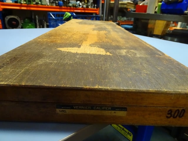 Шублер Mitutoyo 533-405 CN75 0-750mm Vernier Caliper със скосени върхове - снимка 9