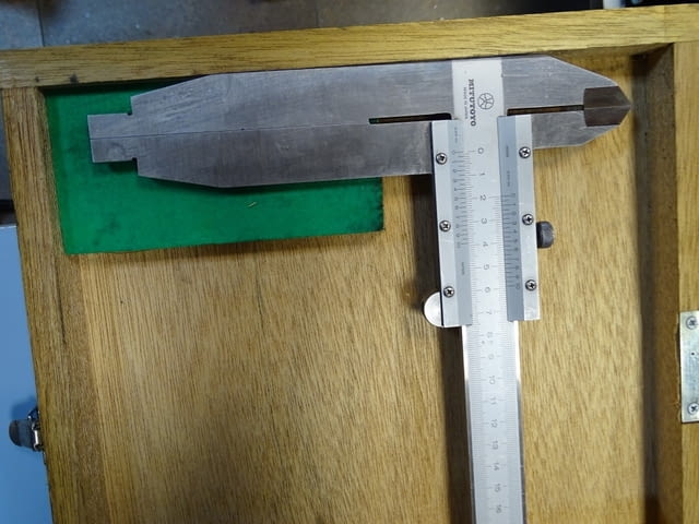 Шублер Mitutoyo 533-405 CN75 0-750mm 0.05mm Vernier Caliper със скосени върхове - снимка 3