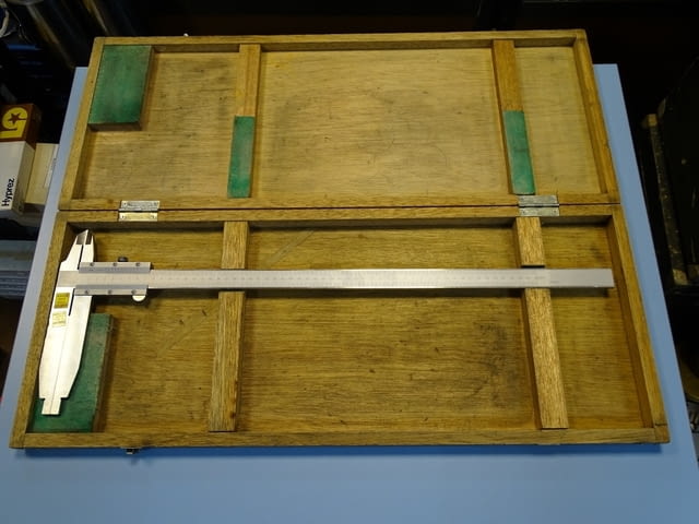 Шублер Mitutoyo 533-404 CN50 Vernier Caliper със скосени върхове 0-500mm 0.05mm - снимка 1