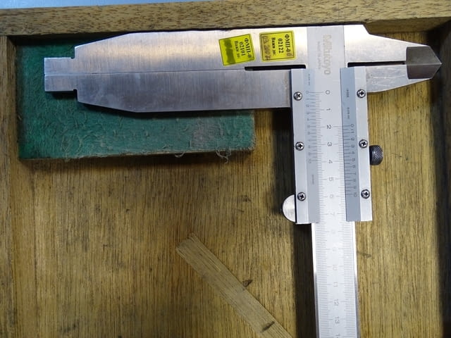 Шублер Mitutoyo 533-404 CN50 Vernier Caliper със скосени върхове 0-500mm 0.05mm - снимка 3