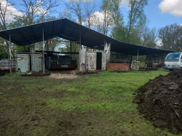 Давам под наем свинеферма близо до Ловеч, village Smochan | Industrial Facilities