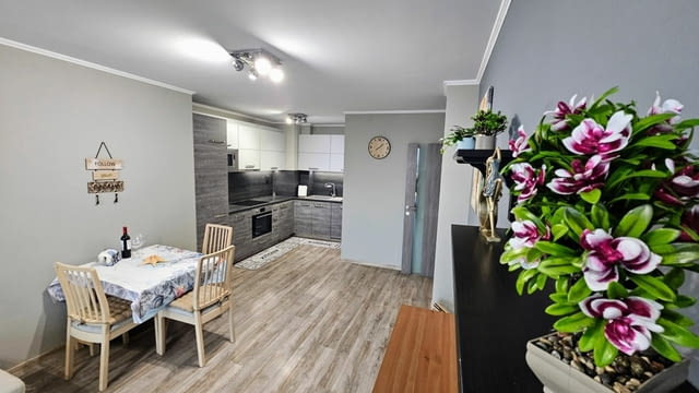 Давам двустан луксозен апартамент под наем краткосрочно в кв. Бриз - снимка 4