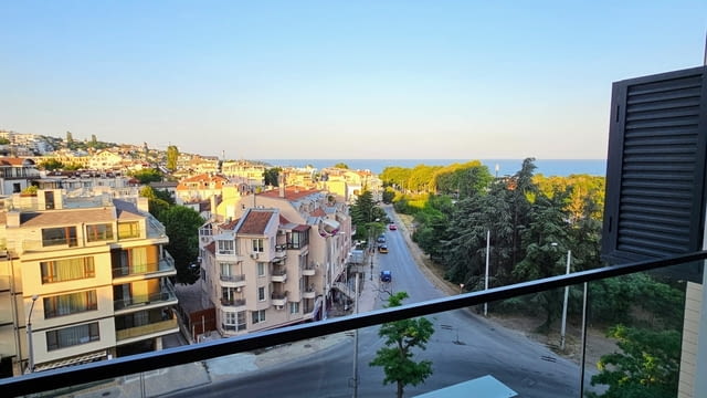 Давам двустан луксозен апартамент под наем краткосрочно в кв. Бриз - снимка 12