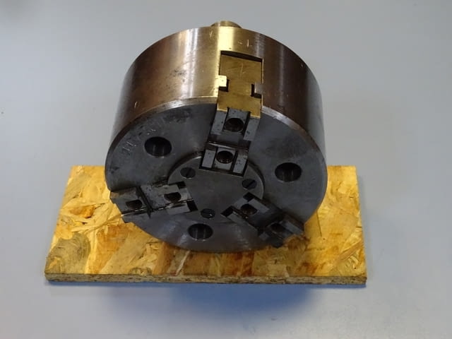 Тричелюстен клинозатегателен патронник 7102-4004 USSR Ф160, град Пловдив | Промишлено Оборудване - снимка 1