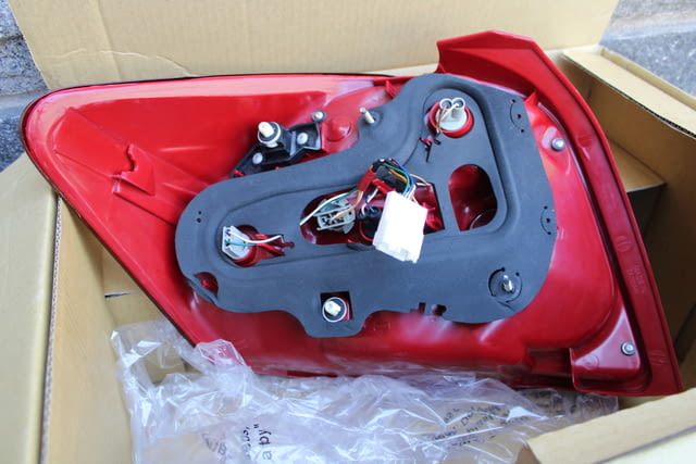 Десен Стоп - Toyota Auris 2010-2012 - НОВ Автомобили - град София | Резервни Части - снимка 4