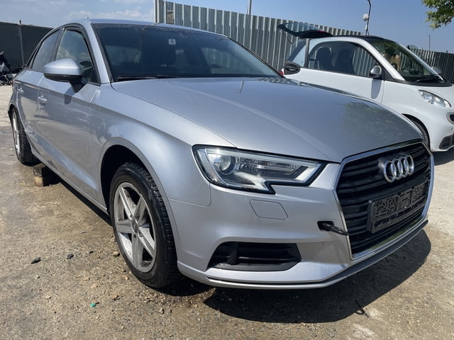 Audi A3 1.0 TFSI, двигател CHZ, ск. кутия DSG 7 S-tronic SST, седан, 115 кс., 107 000 км., 2019 г., - снимка 2