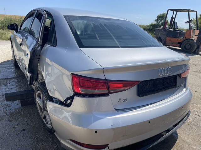 Audi A3 1.0 TFSI, двигател CHZ, ск. кутия DSG 7 S-tronic SST, седан, 115 кс., 107 000 км., 2019 г., - снимка 3