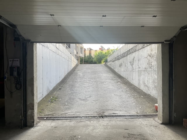 Мотори наем Полигона Guarded - No, Underground - Yes, 1+ cars - Yes - city of Sofia | Garage - снимка 3