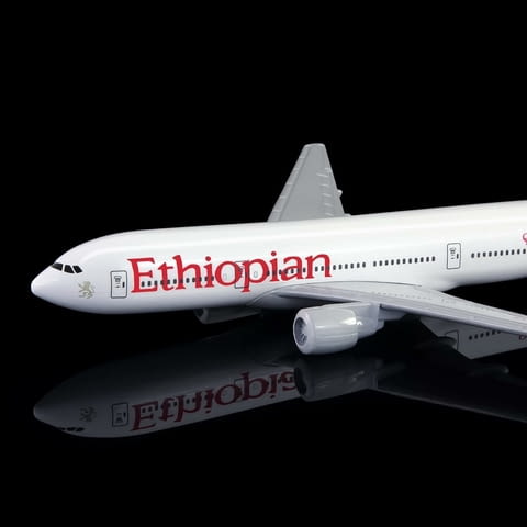 Boeing 777 самолет модел макет Etiopian Африка полети писта стюардеса - снимка 4