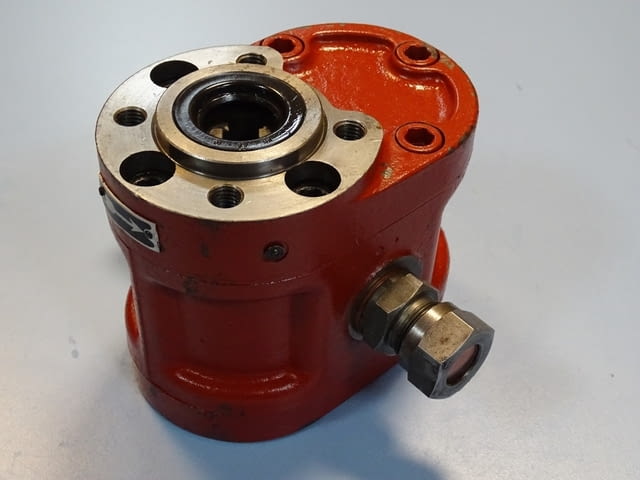 Хидравлична помпа TOS JHZJ 40/76 Hydraulic gear pump 1400min-1 80Bar - снимка 6