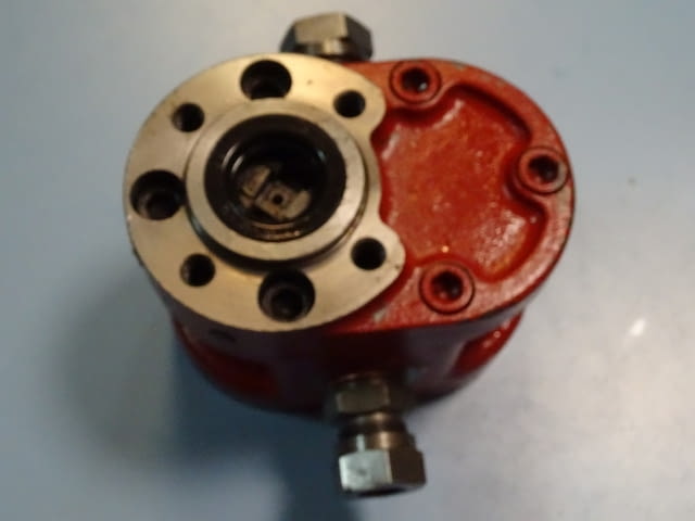 Хидравлична помпа TOS JHZJ 40/76 Hydraulic gear pump 1400min-1 80Bar - снимка 7