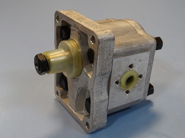 Хидравлична помпа "Хидравлика" C14X 175 Bar 1500 min-1 Hydraulic pump - снимка 2