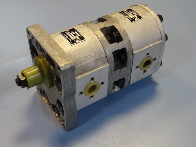 Хидравлична сдвоена помпа "Хидравлика"А43Х/А43Х 175bar 1500min-1 - снимка 1