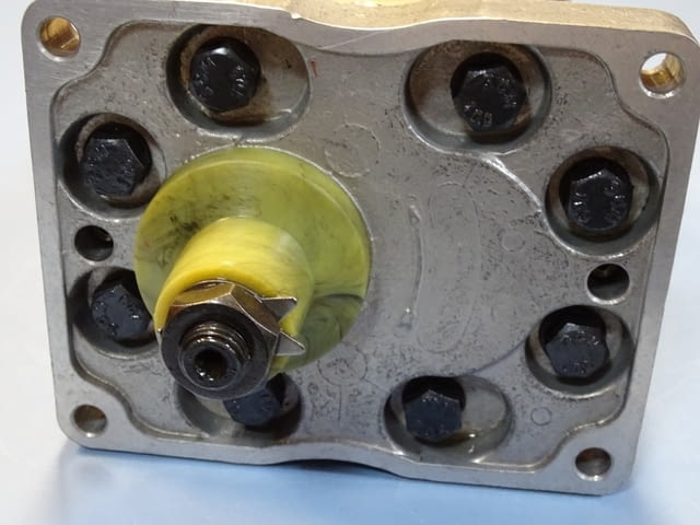 Хидравлична сдвоена помпа "Хидравлика"А43Х/А43Х 175bar 1500min-1 - снимка 9