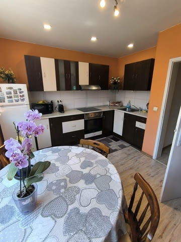 Продавам етаж от къща в гр. Перник кв. Ралица 2-етажна, Тухла, 128 м2 - град Перник | Къщи / Вили - снимка 1