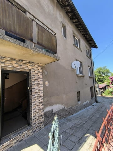 Продавам етаж от къща в гр. Перник кв. Ралица 2-етажна, Тухла, 128 м2 - град Перник | Къщи / Вили - снимка 11