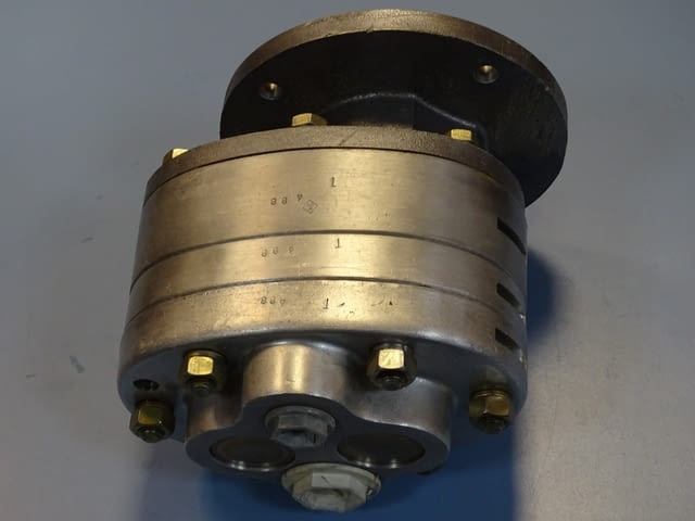 Хидравлична помпа Orsta C40R Hydraulic pump TGL10852 1500min-1 - снимка 7