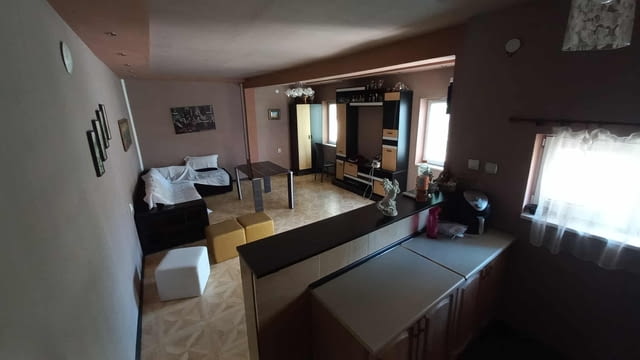 Продавам къща в кв. Лагера 1-етажна, Тухла, 264 м2 - град Пазарджик | Къщи / Вили - снимка 8