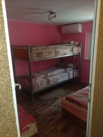 Легла под наем гр. Костинброд, нощувки, стаи под наем за работници - снимка 11