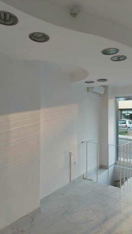 Офис * магазин в Центъра под наем 2-bedroom, 60 m2, Brick - city of Varna | Offices - снимка 2