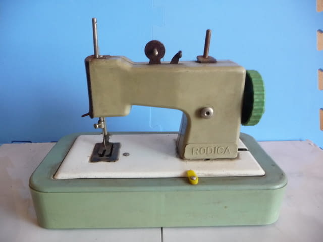 Колекционерска шевна машина Rodica детска гоц, град Радомир | Образователни / Занимателни - снимка 1