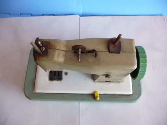 Колекционерска шевна машина Rodica детска гоц, град Радомир | Образователни / Занимателни - снимка 2