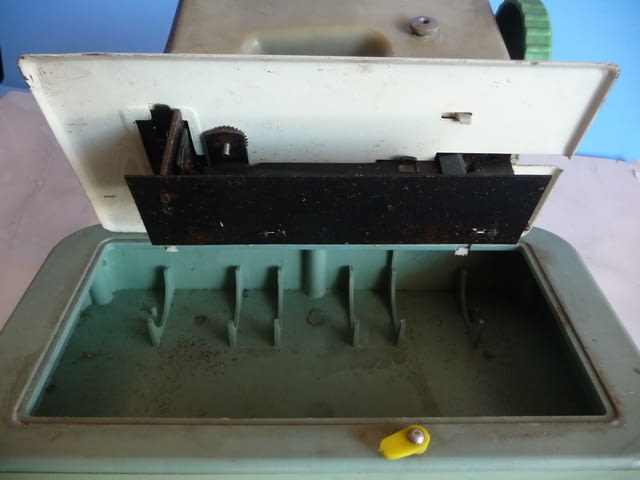 Колекционерска шевна машина Rodica детска гоц, град Радомир | Образователни / Занимателни - снимка 8