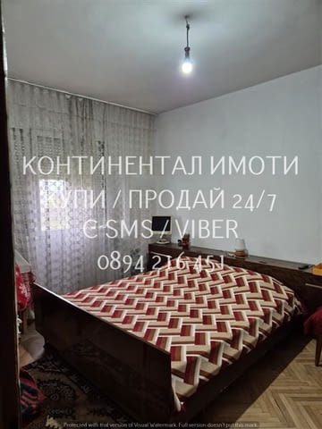Кодкд 63054. Тристаен стандартен панел 80м2, състоящ се от две спални (едната преходна), хол, отделн - снимка 2