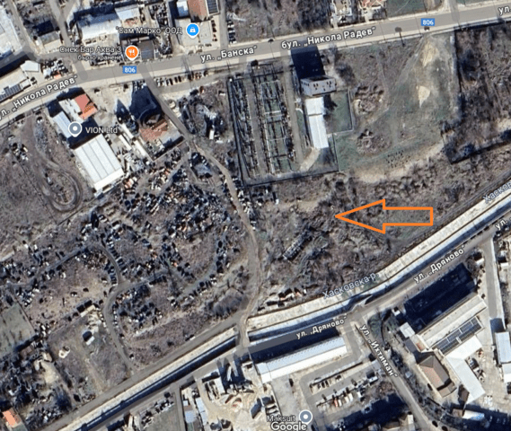 Имот с инвестиционен потенциал в развиваща се зона в пресечка на ул. Никола Радев - снимка 1