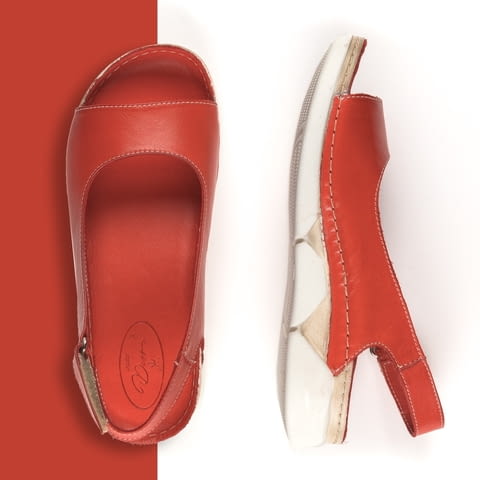 Нови размер 39 произведени в България женски 100% естествена кожа равни червени сандали - снимка 1