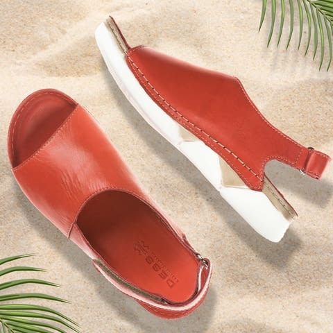 Нови размер 39 произведени в България женски 100% естествена кожа равни червени сандали - снимка 2