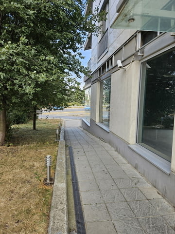 Продава ъглов магазин 240 кв.м. с лице на бул. България., град София | Магазини - снимка 6