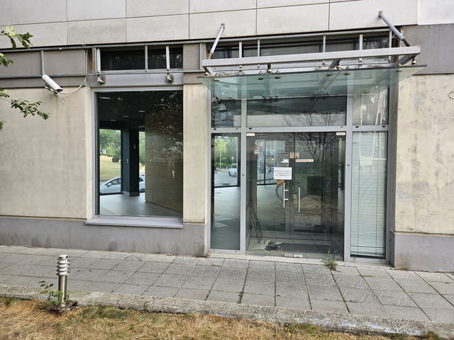 Продава ъглов магазин 240 кв.м. с лице на бул. България., град София | Магазини - снимка 7