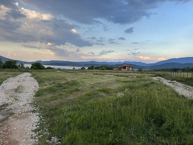 Парцели в регулация на Брега на язовир Батака местност Цигов чарк с ток и вода - снимка 9