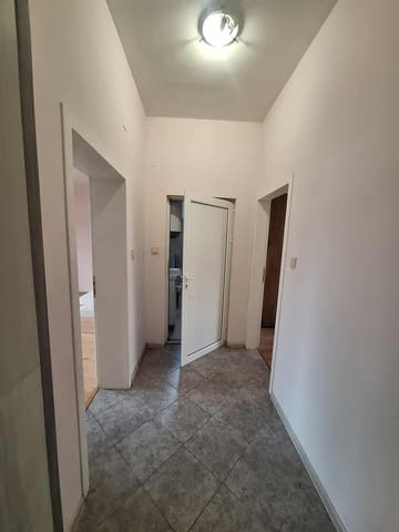 Давам под наем просторен чисто ново обзаведен монолитен етаж от кооперация във Въстанически-с 2спалн - снимка 3